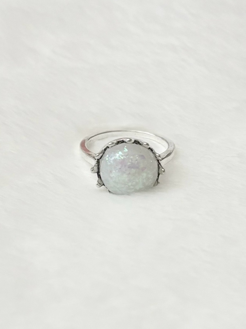 5/$15 🩷 MUST BUNDLE Silver Ring with Opalescent White Druzy Stone